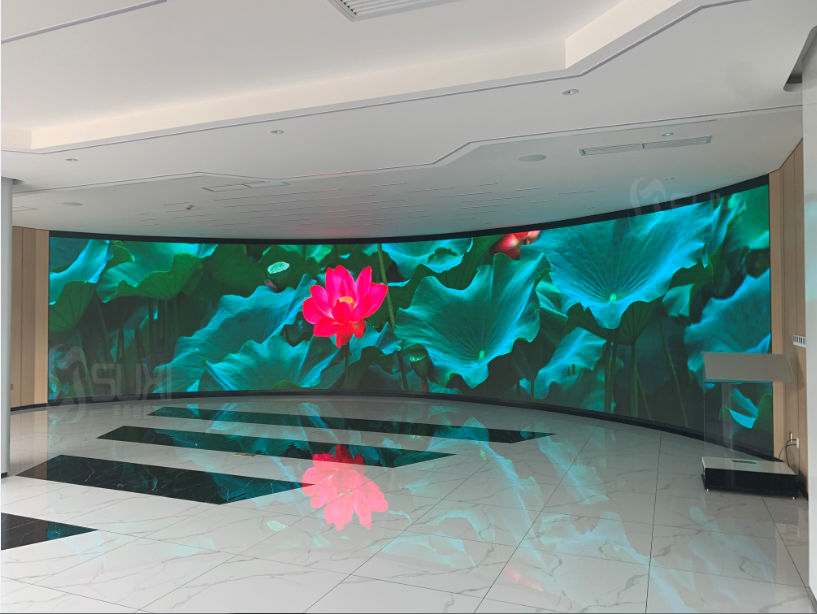 室內(nèi)可視化展廳LED全彩顯示屏曲面大屏